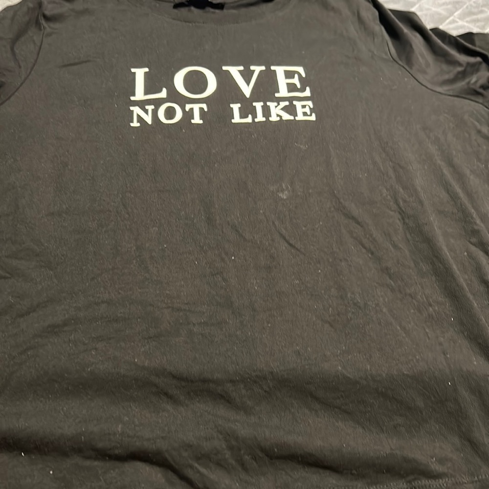 Black tee